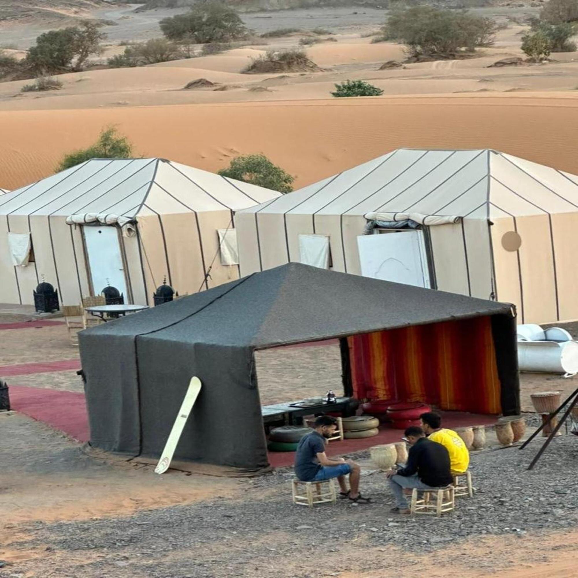 Erg Chebbi Romantic Desert Camp Мерцуга Екстериор снимка