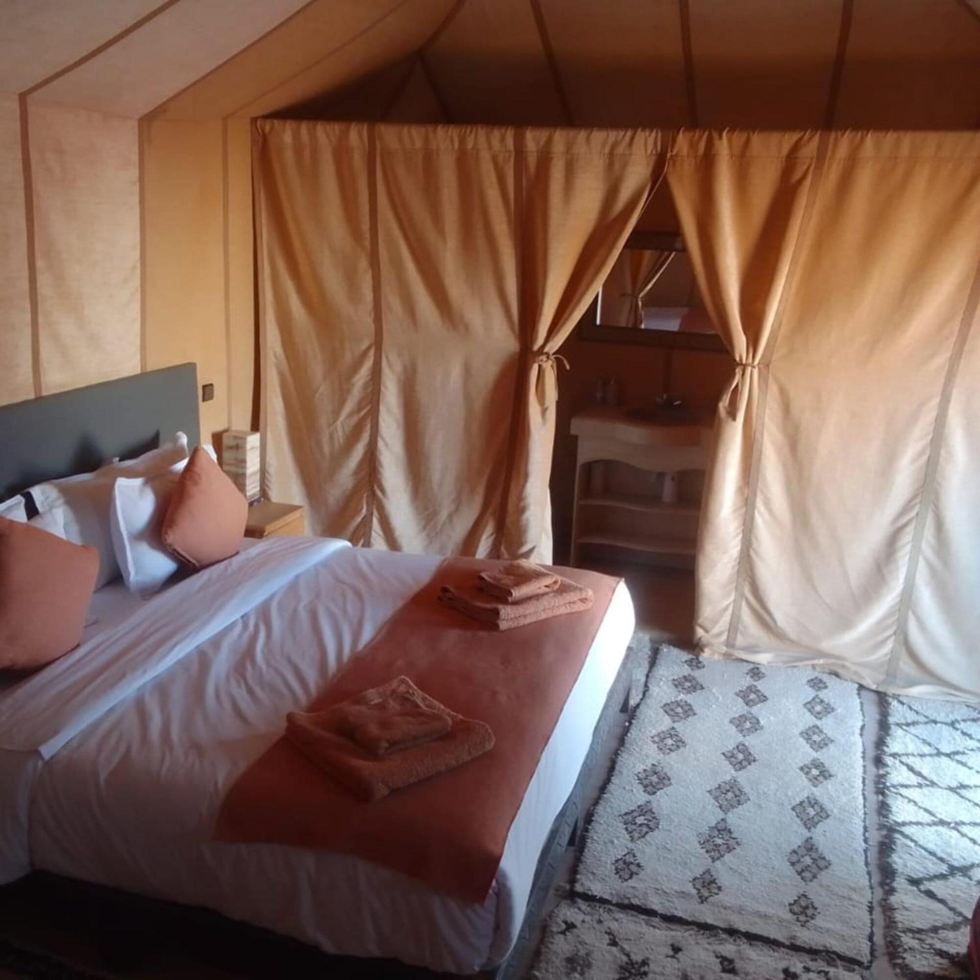 Erg Chebbi Romantic Desert Camp Мерцуга Екстериор снимка