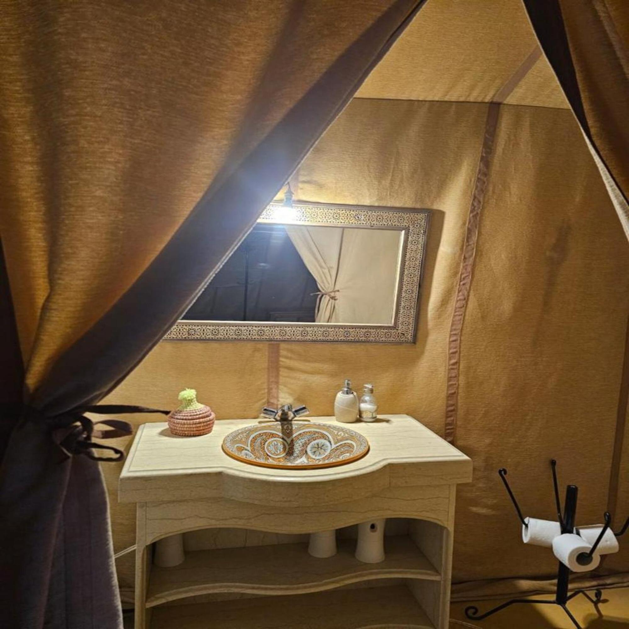 Erg Chebbi Romantic Desert Camp Мерцуга Екстериор снимка