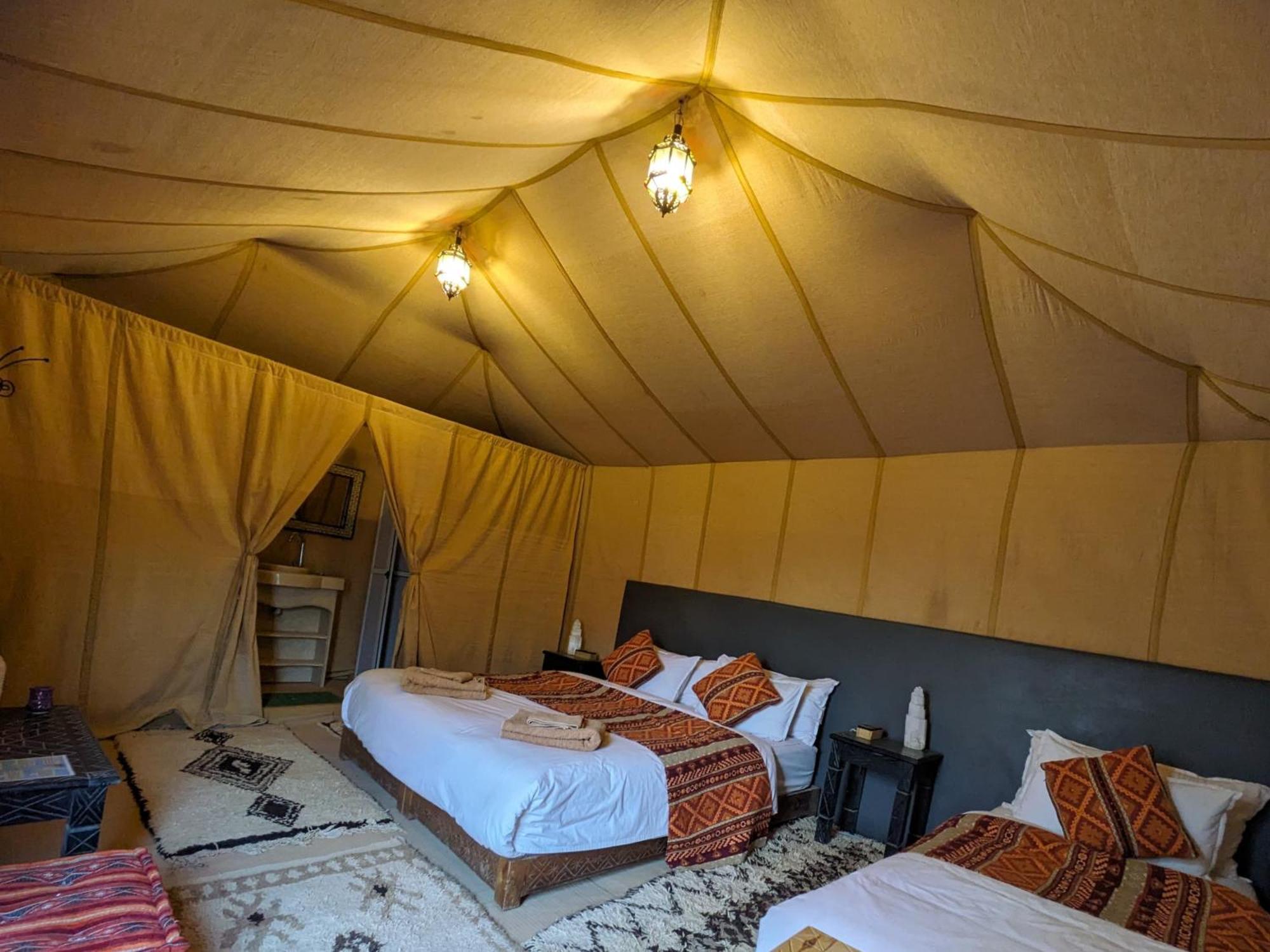 Erg Chebbi Romantic Desert Camp Мерцуга Екстериор снимка